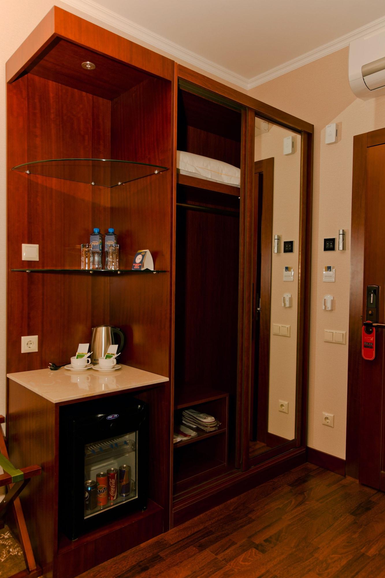Grand Voyage Hotel Almati Kültér fotó
