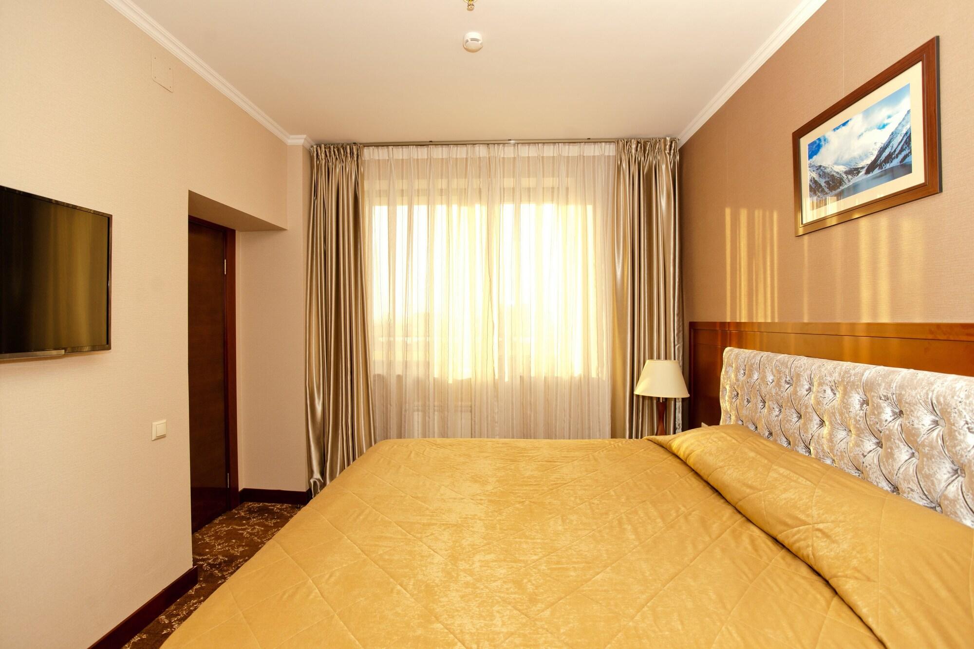 Grand Voyage Hotel Almati Kültér fotó