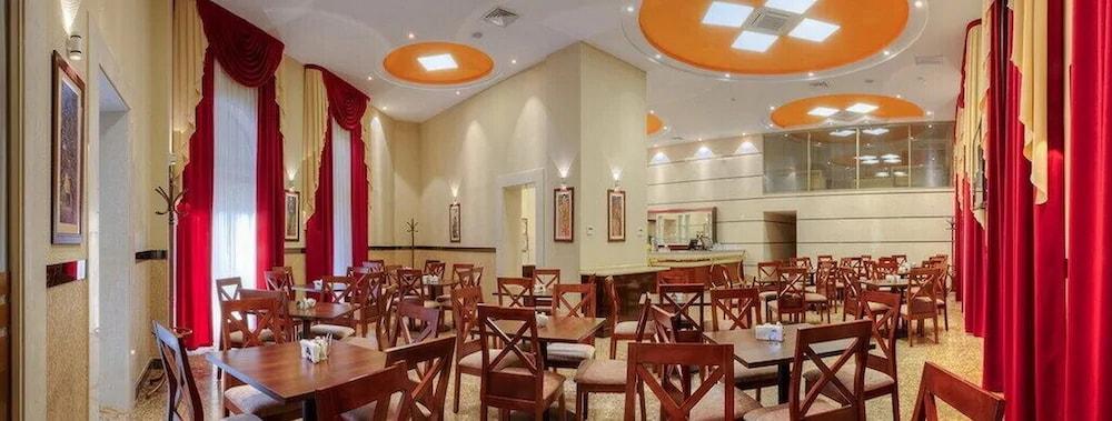 Grand Voyage Hotel Almati Kültér fotó