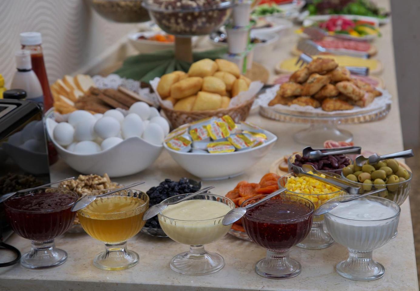 Grand Voyage Hotel Almati Kültér fotó