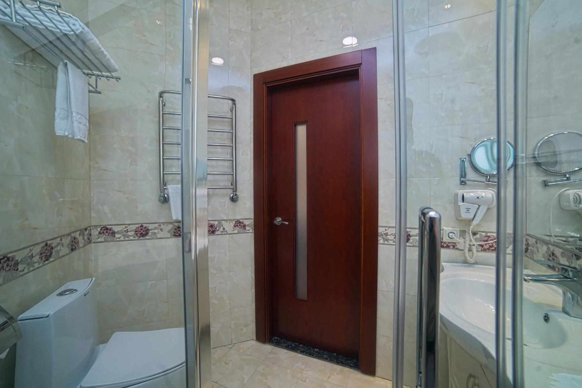 Grand Voyage Hotel Almati Kültér fotó