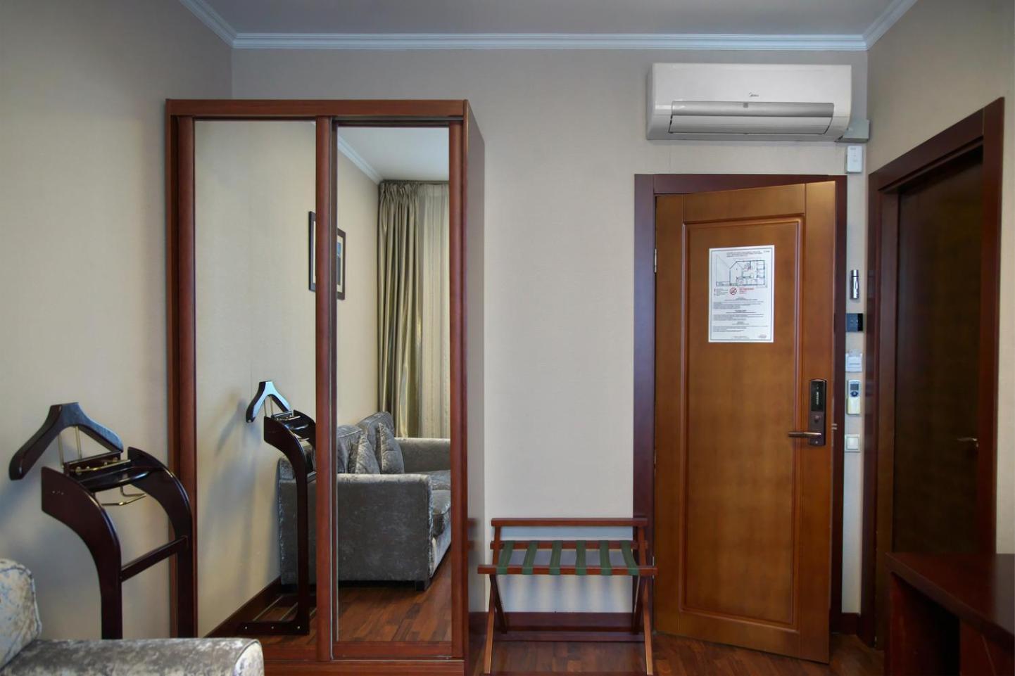 Grand Voyage Hotel Almati Kültér fotó