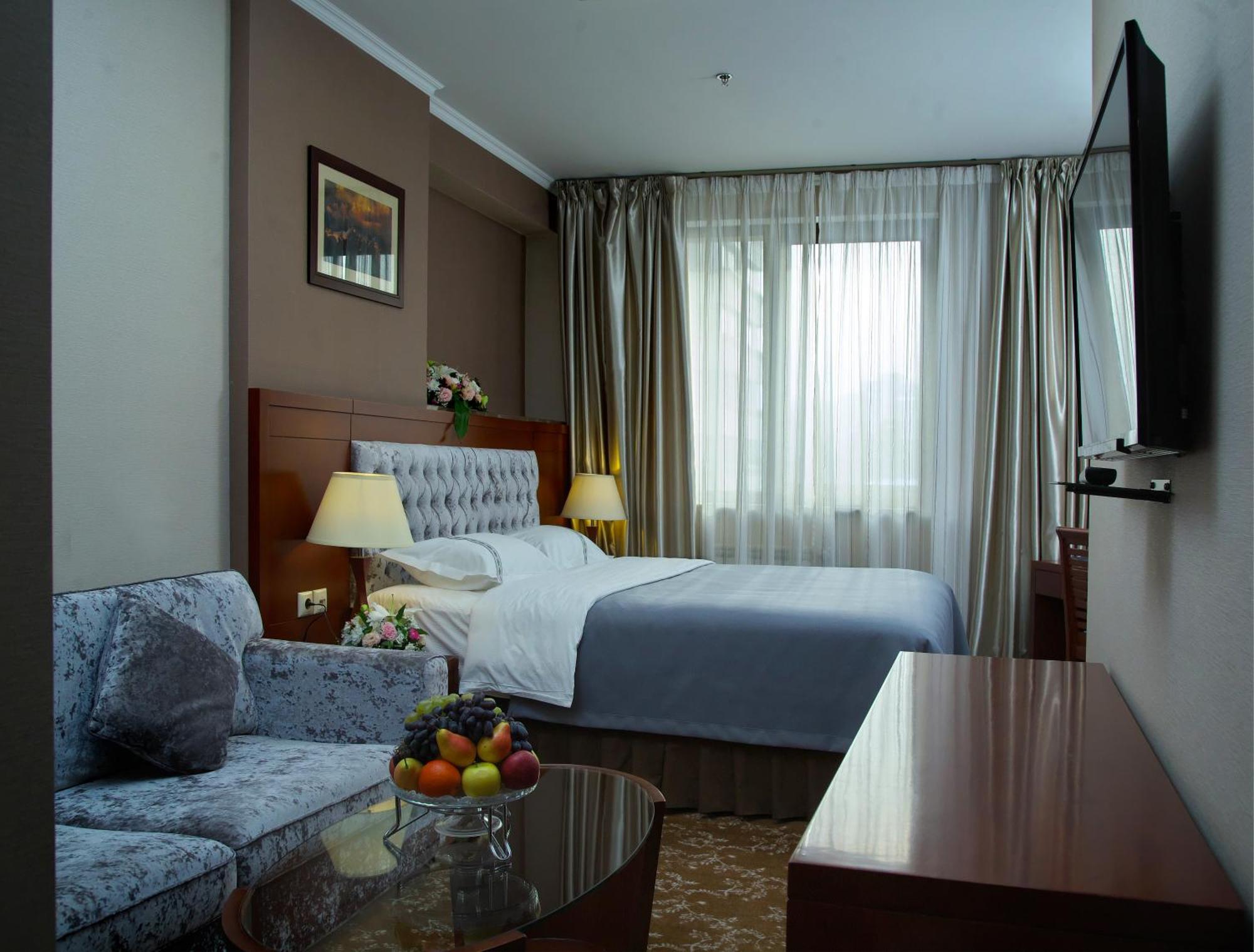 Grand Voyage Hotel Almati Kültér fotó