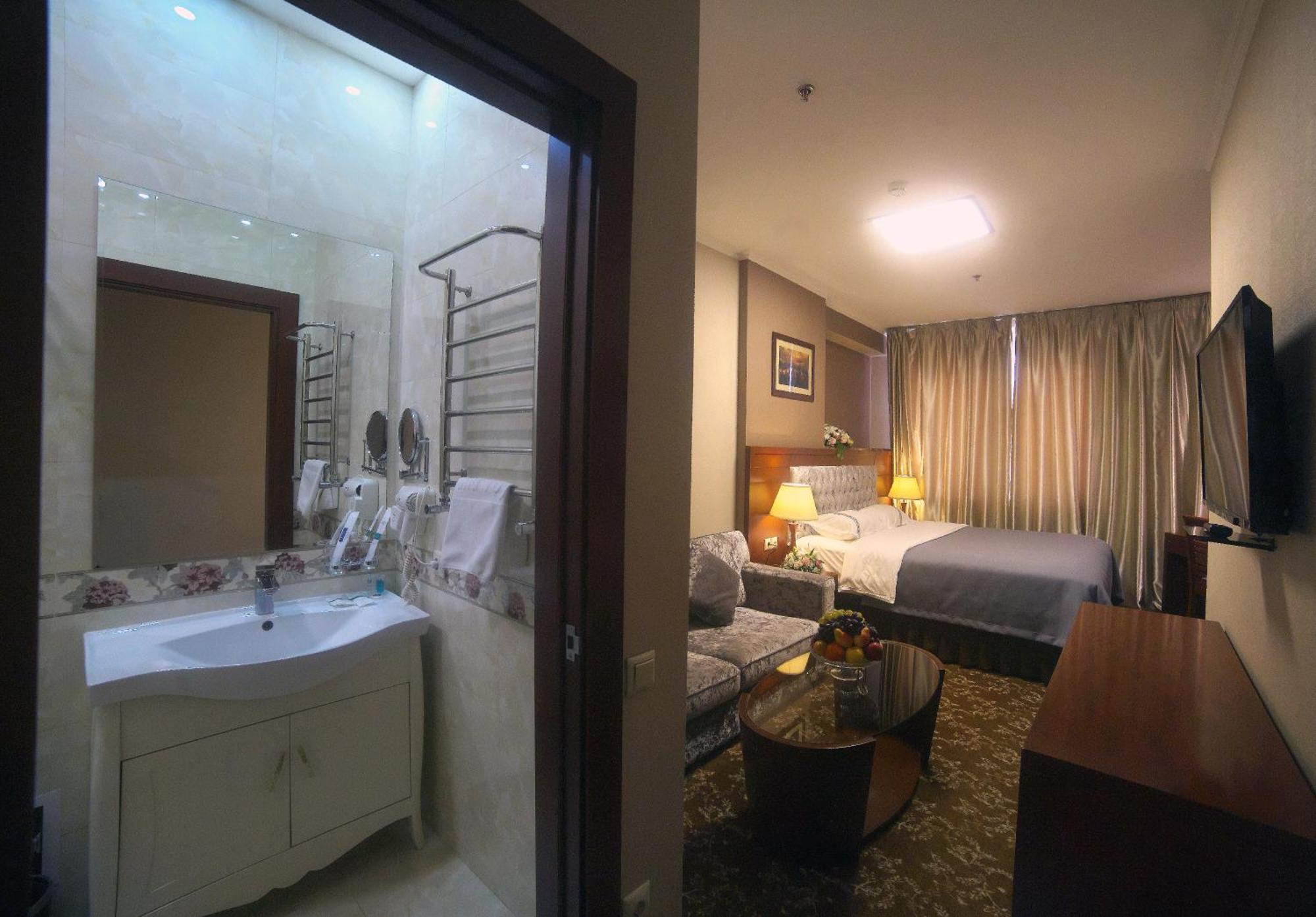 Grand Voyage Hotel Almati Kültér fotó