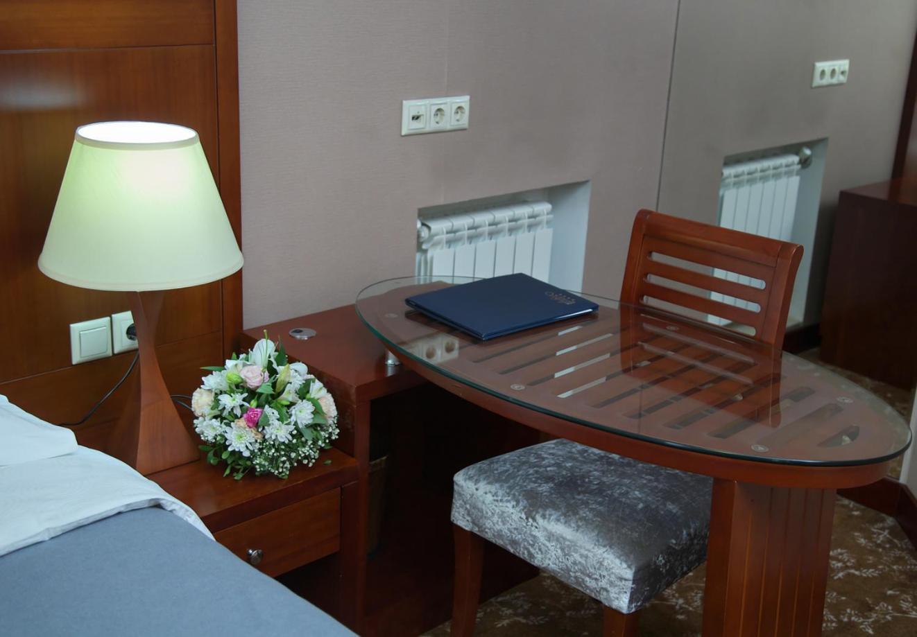 Grand Voyage Hotel Almati Kültér fotó
