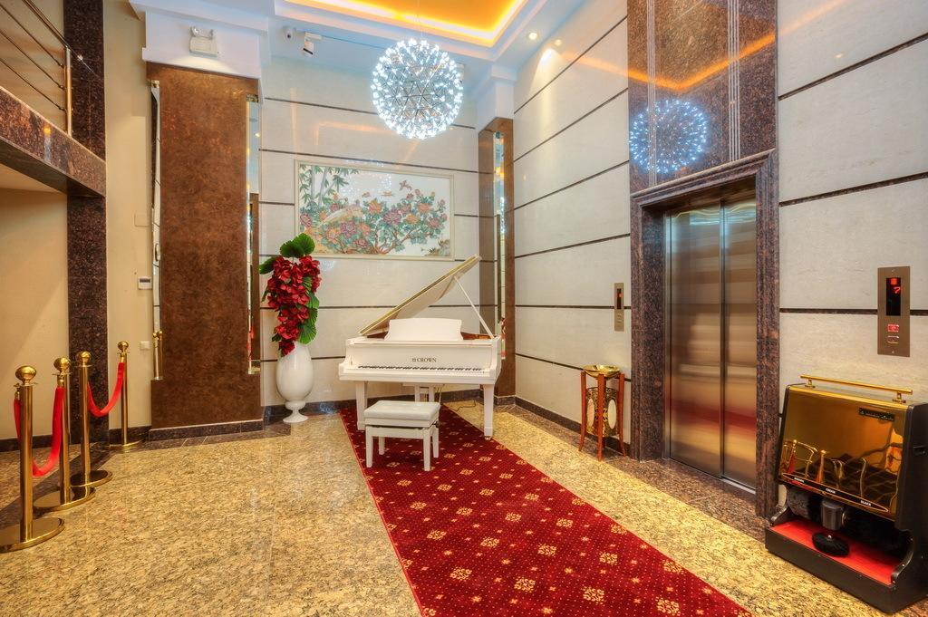 Grand Voyage Hotel Almati Kültér fotó