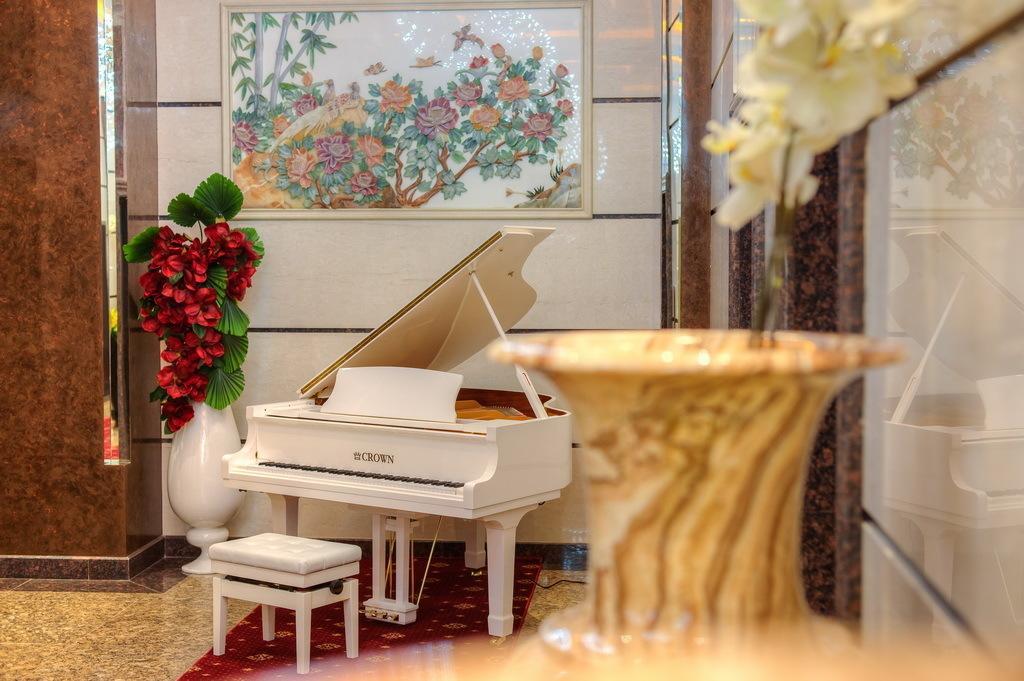 Grand Voyage Hotel Almati Kültér fotó